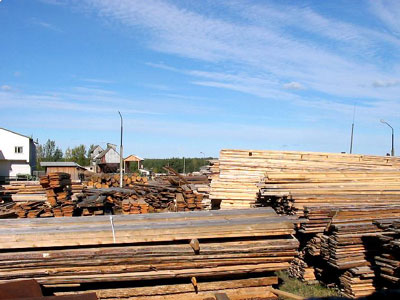 Những công đoạn chính để sản xuất sàn gỗ tự nhiên chất lượng cao